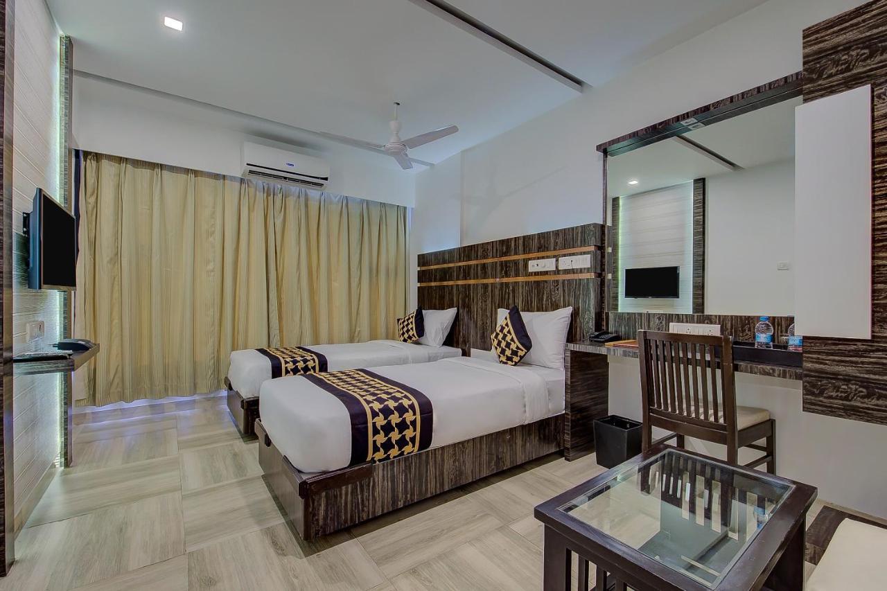 Oyo 78245 Collection O Hotel Crown Inn Navi Mumbai Exterior photo