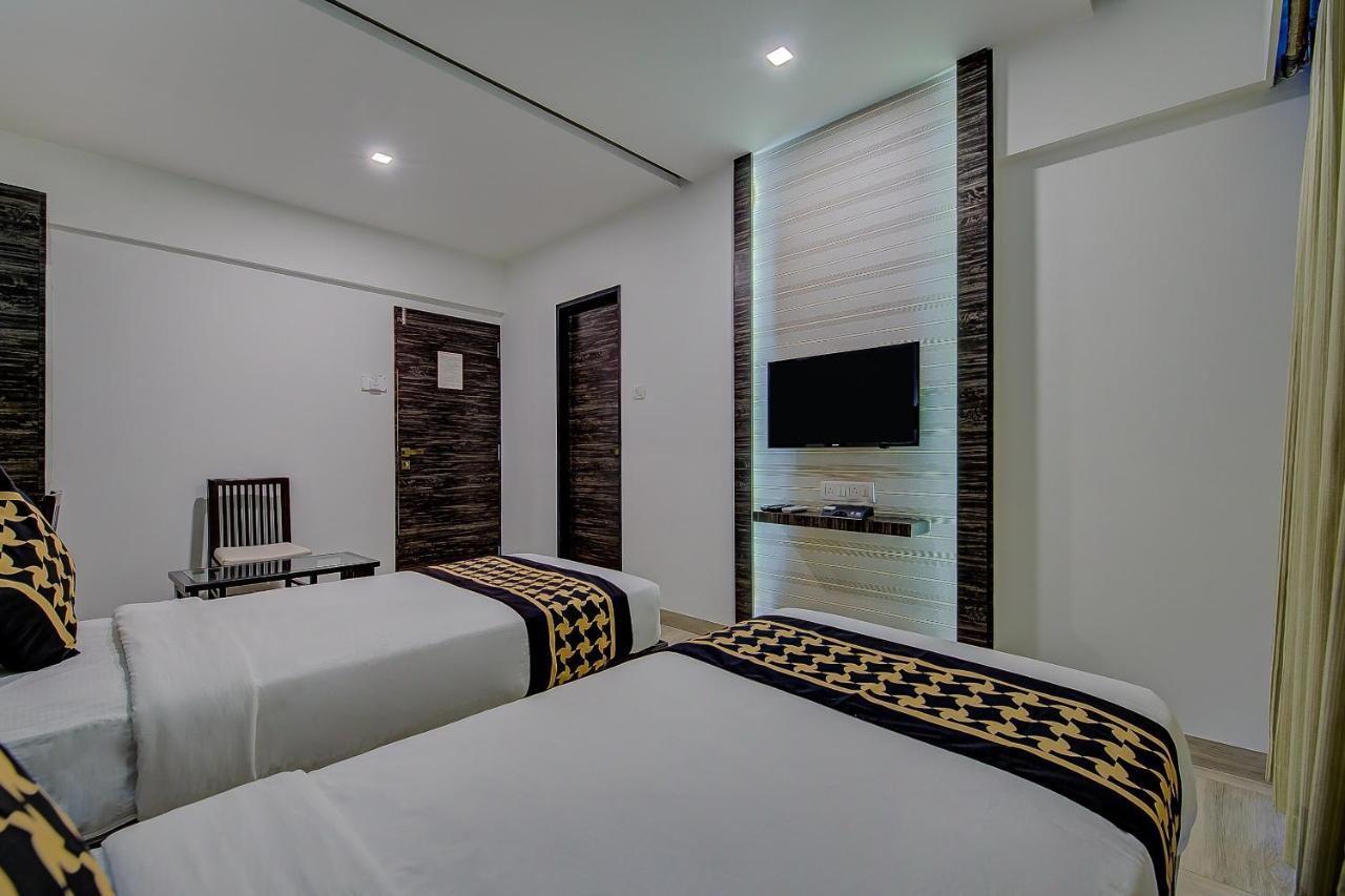 Oyo 78245 Collection O Hotel Crown Inn Navi Mumbai Exterior photo