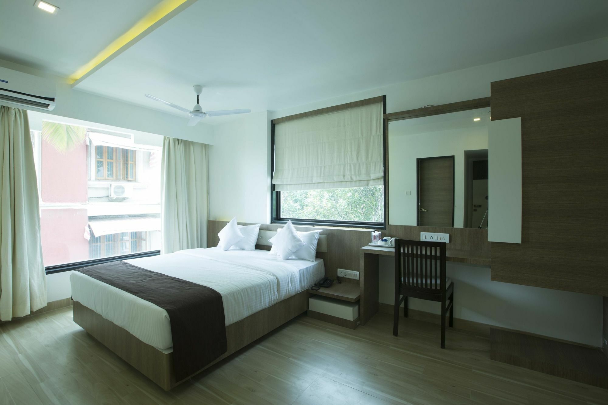 Oyo 78245 Collection O Hotel Crown Inn Navi Mumbai Exterior photo