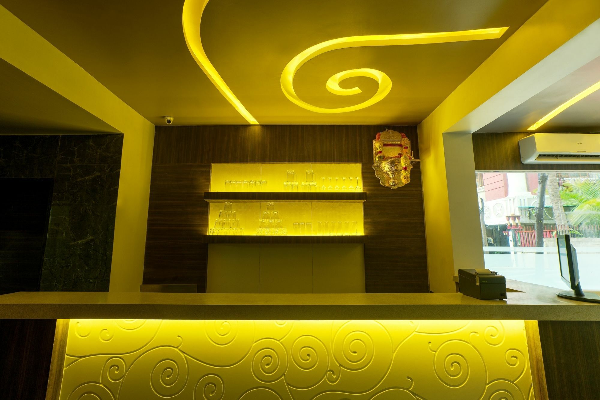 Oyo 78245 Collection O Hotel Crown Inn Navi Mumbai Exterior photo
