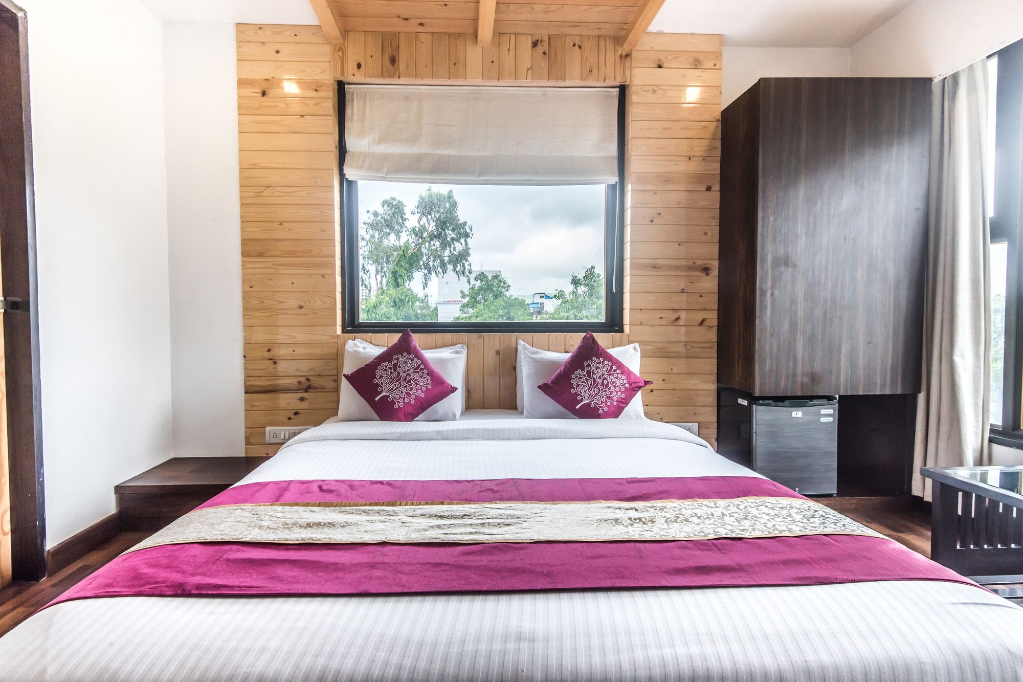 Oyo 78245 Collection O Hotel Crown Inn Navi Mumbai Exterior photo